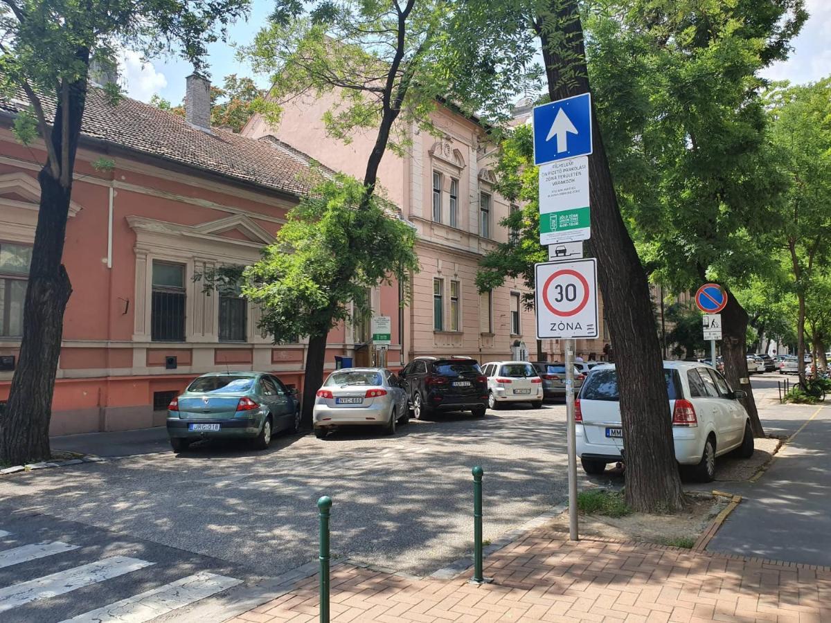 Pompar Belvarosi Apartman Σέγκεντ Εξωτερικό φωτογραφία